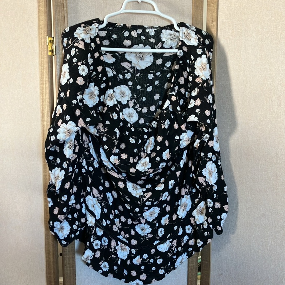FINAL MARKDOWN Lee Floral Top 1X